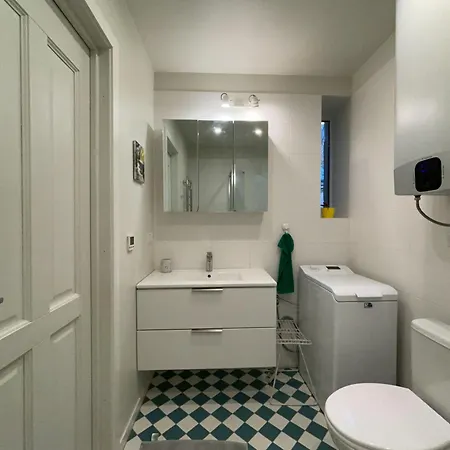Charming And Spacious In The Embassy Area Appartement Riga