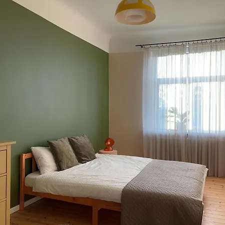 Charming And Spacious In The Embassy Area Apartment *